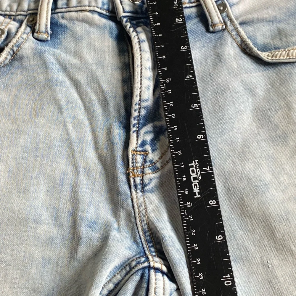 Old Navy Light Blue Jean Shorts for Men Size 32 Cut Offs Distressed Light‎ Wash